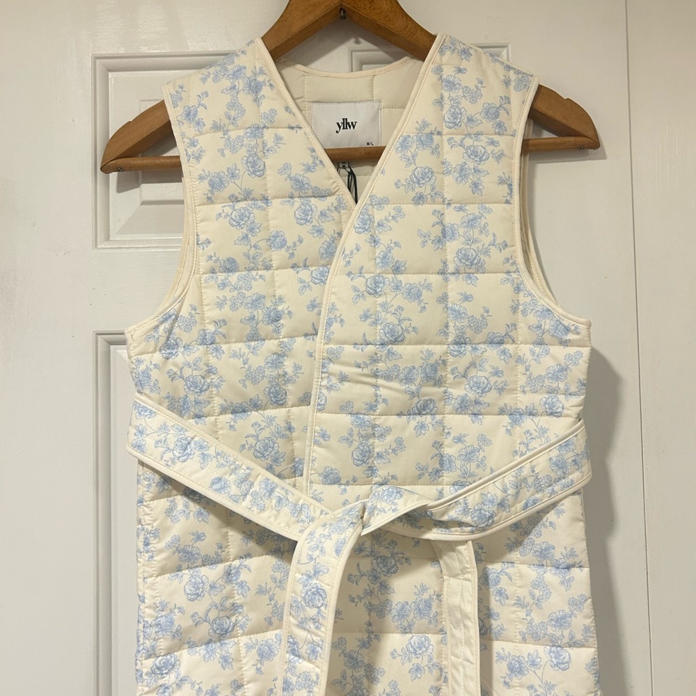 Women's Floral Puffer Vest - Cream and Blue